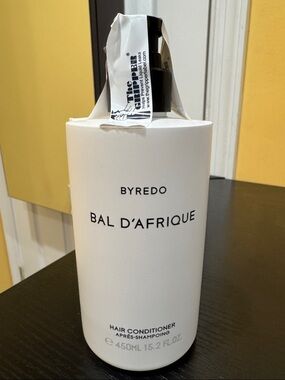 Byredo Bal D'Afrique Hair Conditioner – White with Black Pump
